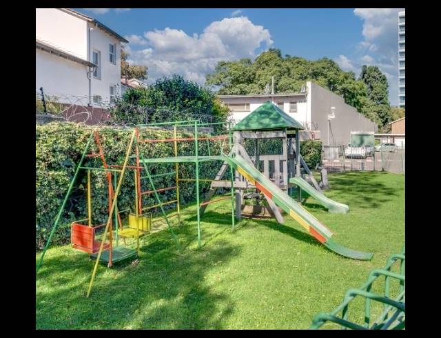 2 BEDROOM APARTMENT FOR SALE IN SANDOWN